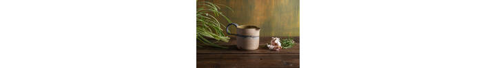 LE Large Gravy Jug Sandy Beige