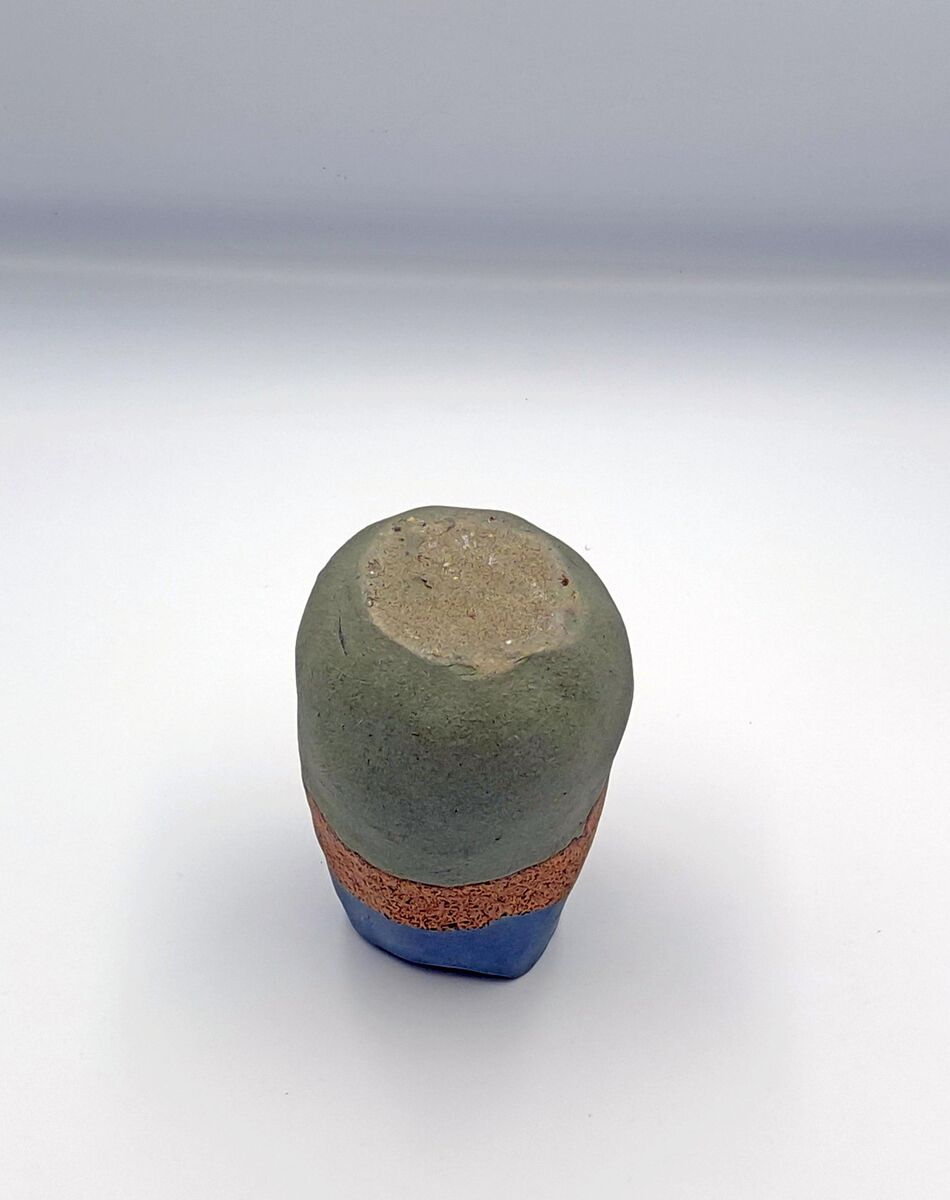 Medium Vessel Blue and Flecked Detail Base