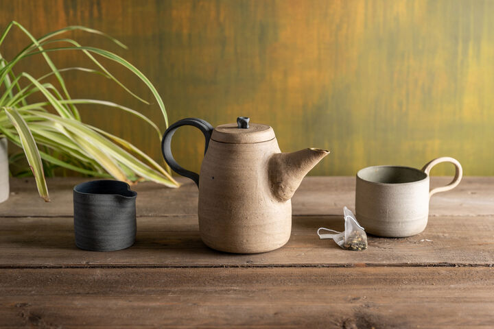 Teapot in Sandy Beige