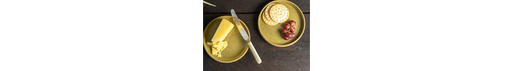 A Set of Two Tea Plates