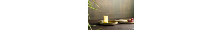 A Set of Two Tea Plates