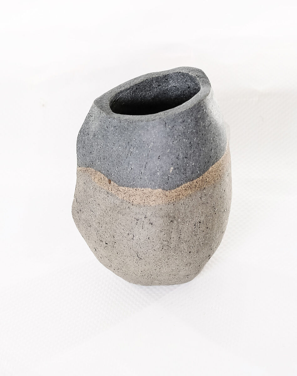 Small Vessel Blue & Beige Design: Edge